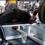 ベンチプレス　肩が痛いとき 真直ぐ下すか、お腹側に流すか