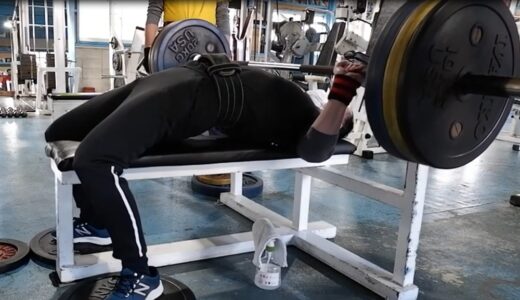 ベンチプレス　肩が痛いとき 真直ぐ下すか、お腹側に流すか